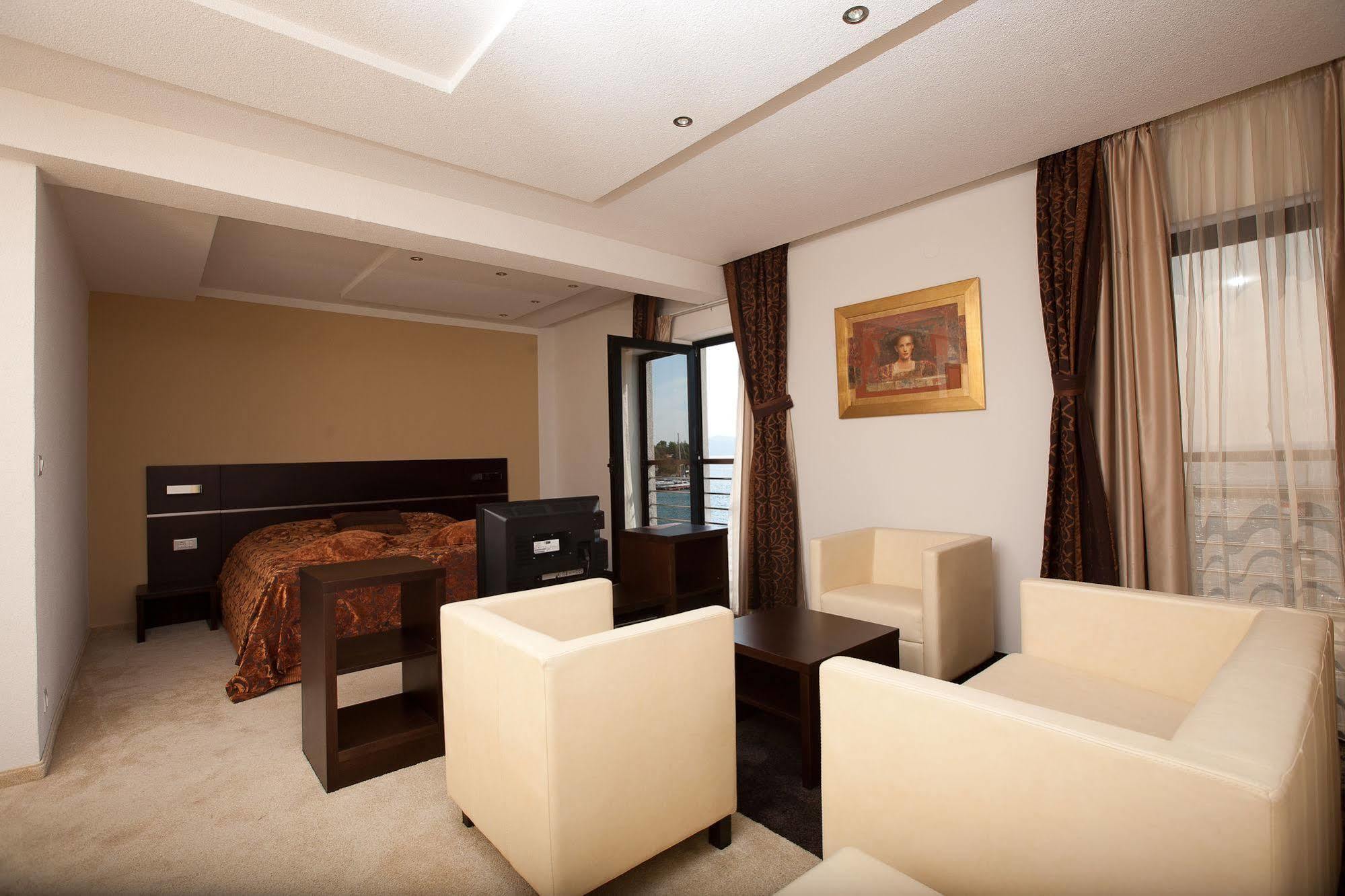 Hotel Marina Krk Town Exterior photo